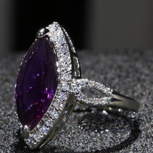 High quality oval shaped ring-Brand New!